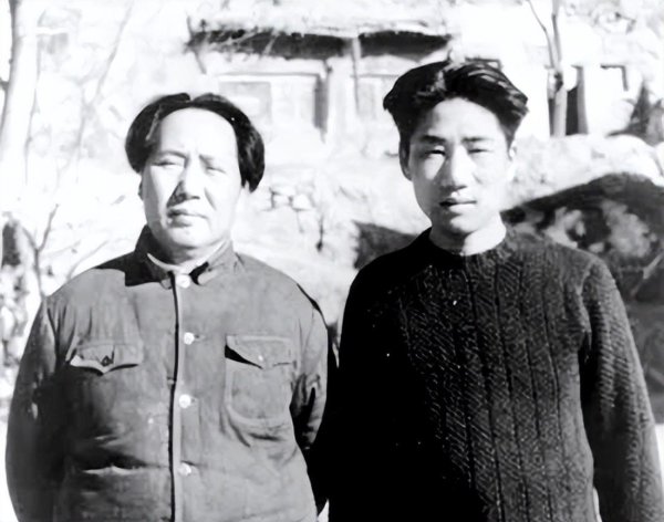 股票推荐配资 1950年毛岸英回韶山，特意找到父亲发妻的堂兄：让你儿子跟我进京