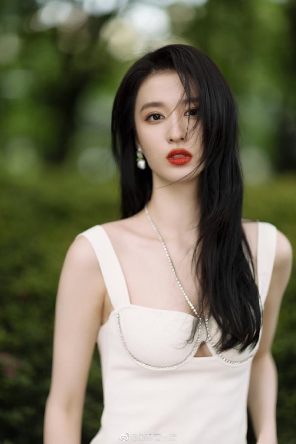 配资门户导航 《爱情有烟火》首播上线5位美女，王楚然拉胯点，都压不住女配